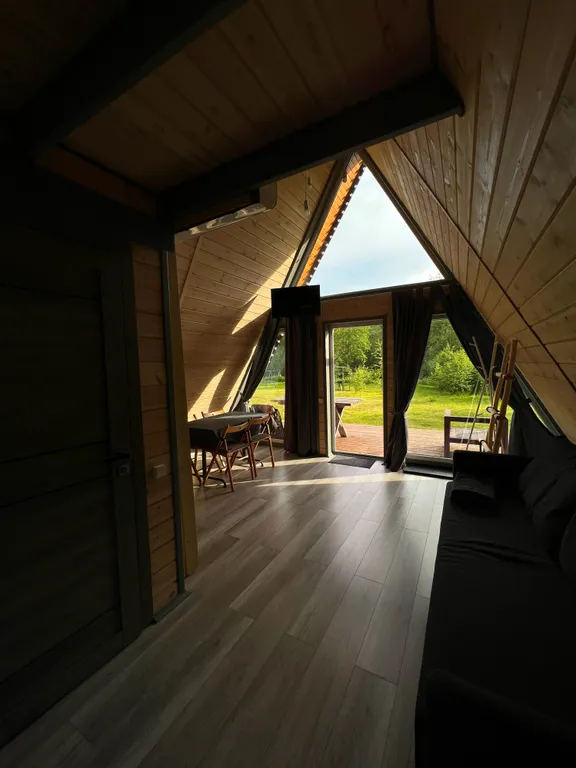 Коттедж Треугольный коттедж на берегу реки Лава — Ручьи