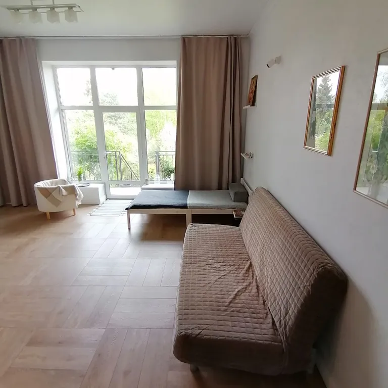 Коттедж Часть дома с отдельным входом и садом — Обушково