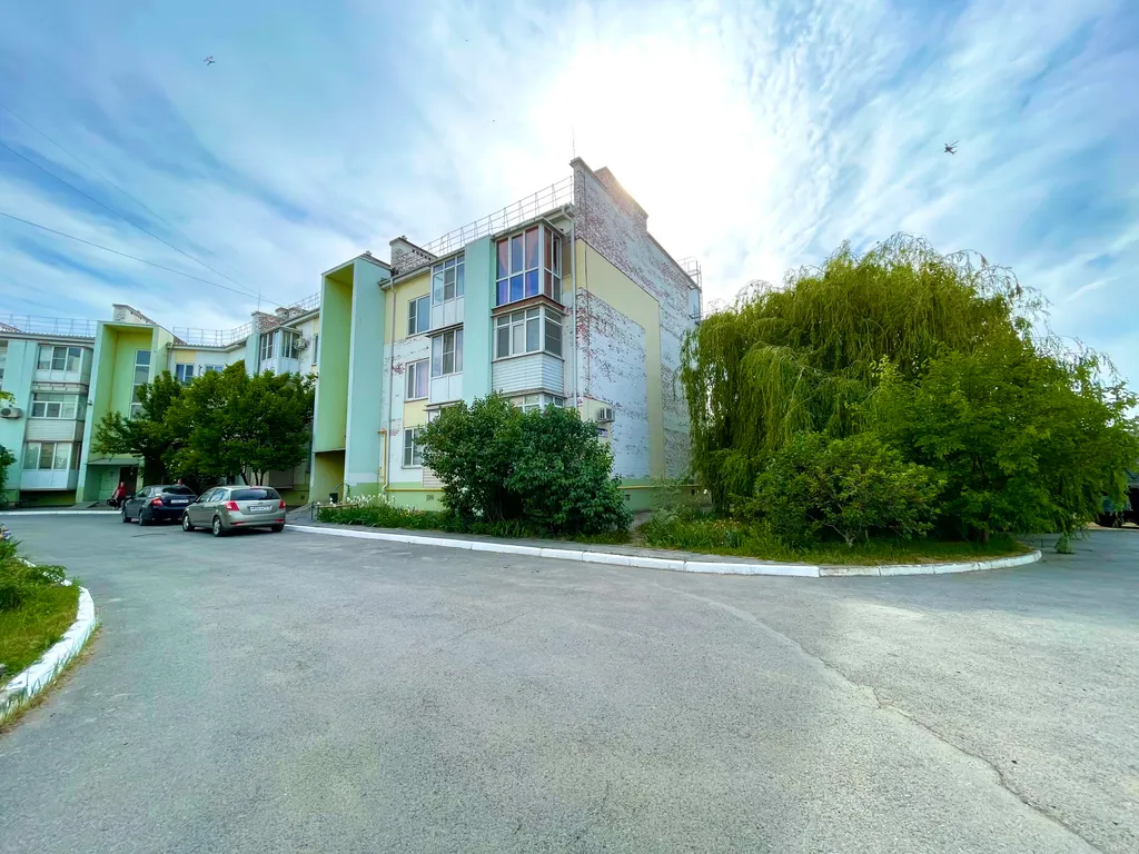 Двухкомнатная квартира в ста метрах от берега