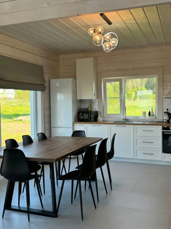 Большой дом с видом на озеро, 3 спальнями, сауной и настольным футболом