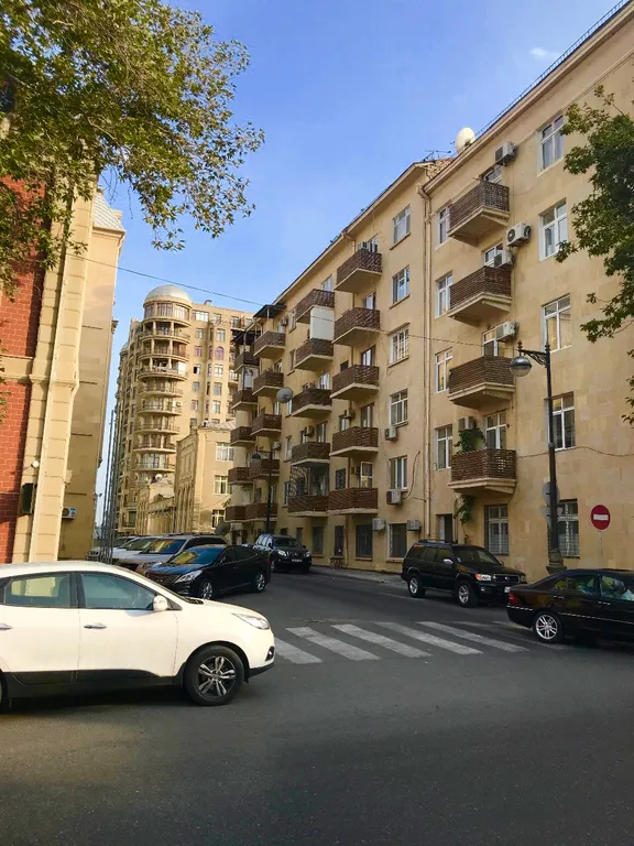 Panoramic Apartments в центре Баку Вид на Flame Towers F1 Track