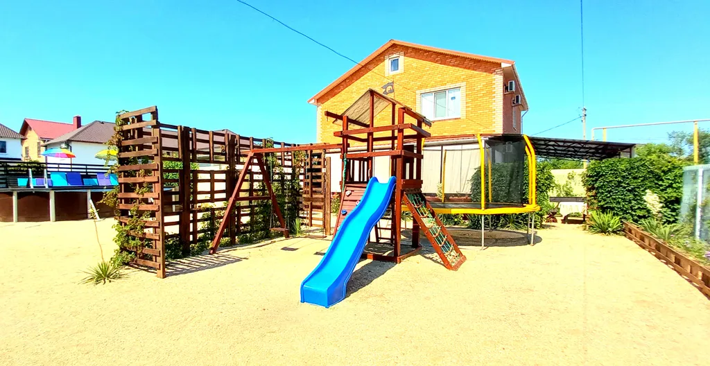 Две спальни, кухня с диваном, веранда