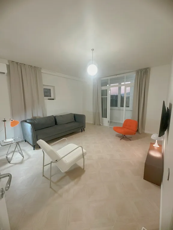 Квартира Уникальная двухкомнатная квартира в центре с шикарным видом — Гагра