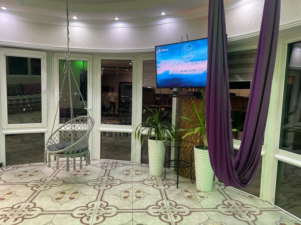 Уютная квартира с видом на город и горы