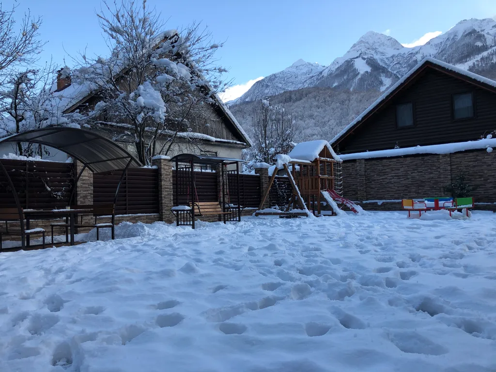 2х-уровневый апартамент, балкон с видом на горы