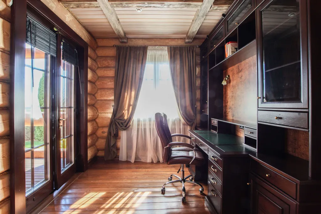 Шале с бассейном и видом на озеро