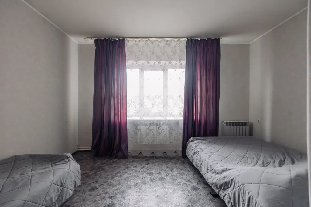 Коттедж в центре города с камином, аэрохоккеем, спортзалом и библиотекой