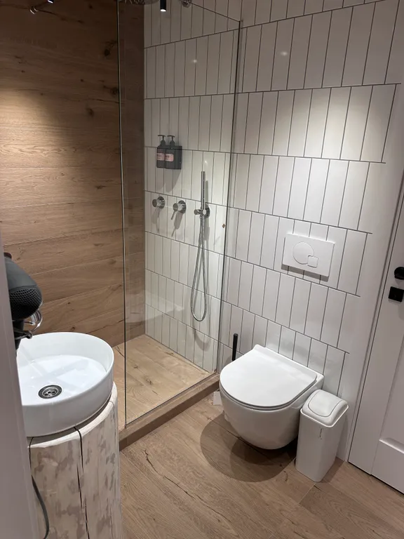 Уютный дом у подножья горы Белая