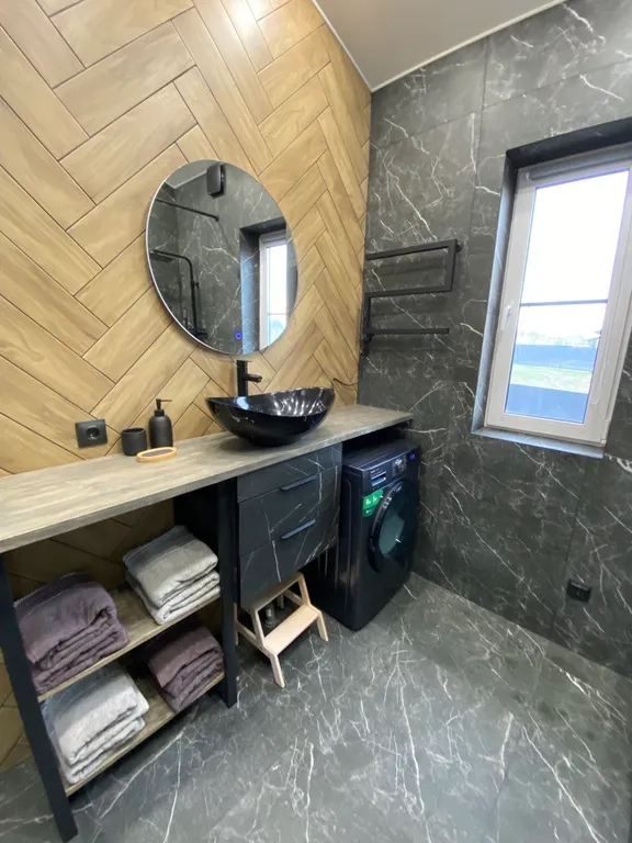 Дом в прибрежном парке