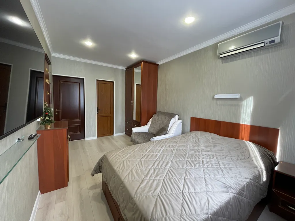 Уютный номер в центре, море - 600 метров