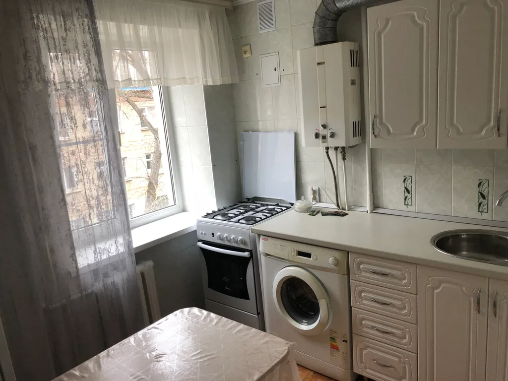 Однокомнатная квартира рядом с парком Дружбы