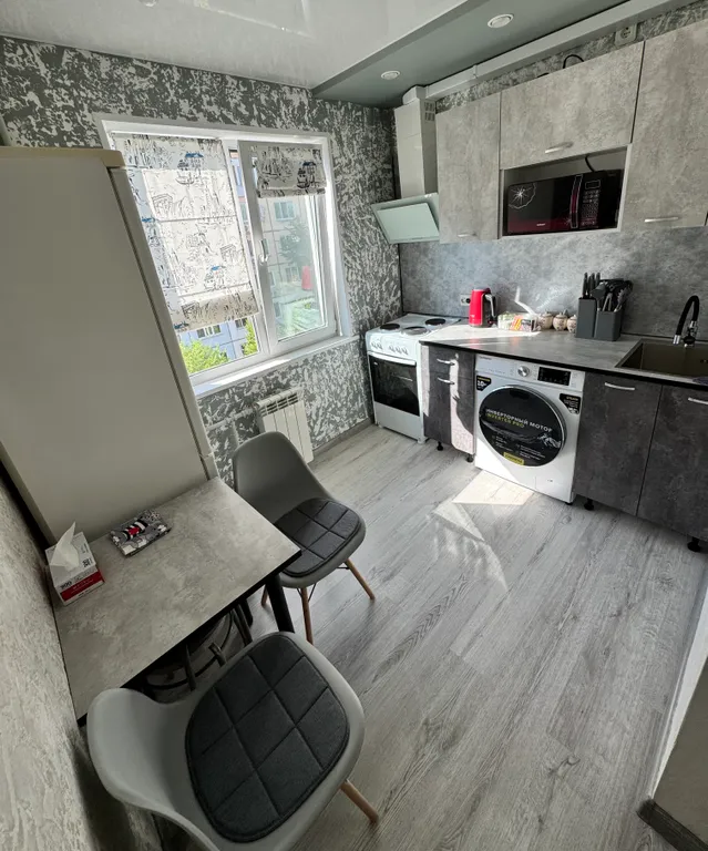 Уютная солнечная квартира в районе Золотого моста