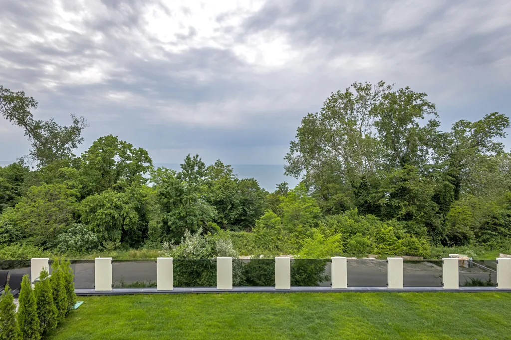 Дом с видом на море