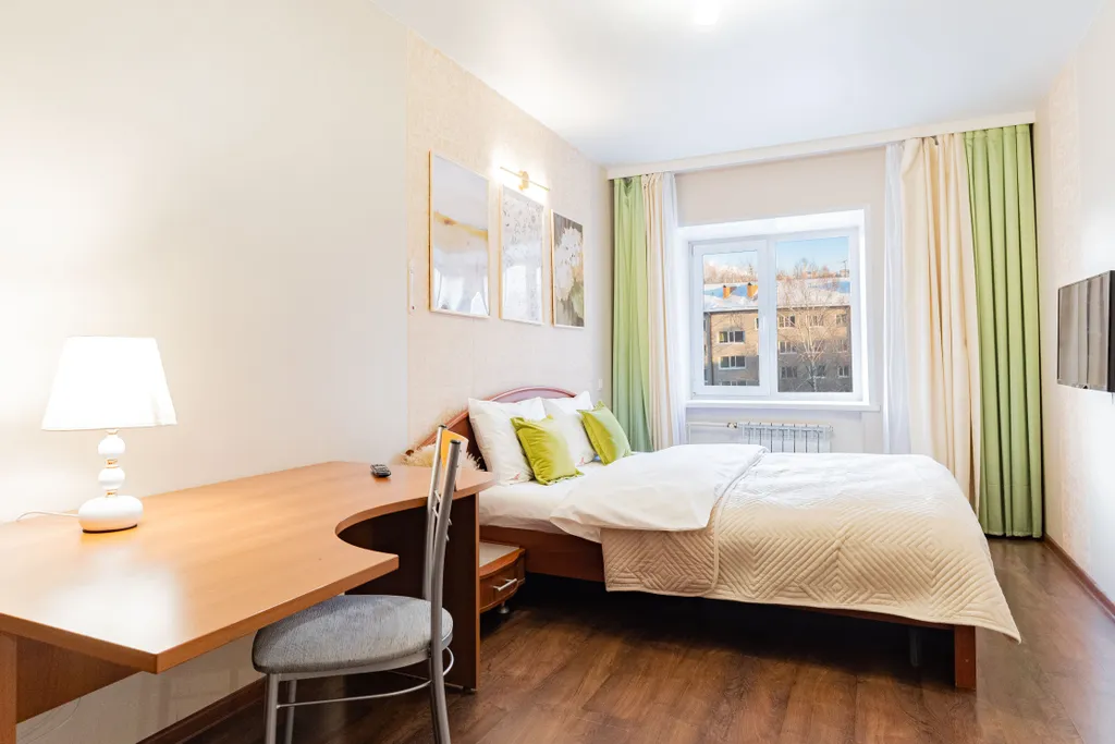 Двухкомнатная квартира с большой ванной у центра города — аренда посуточно в Томск