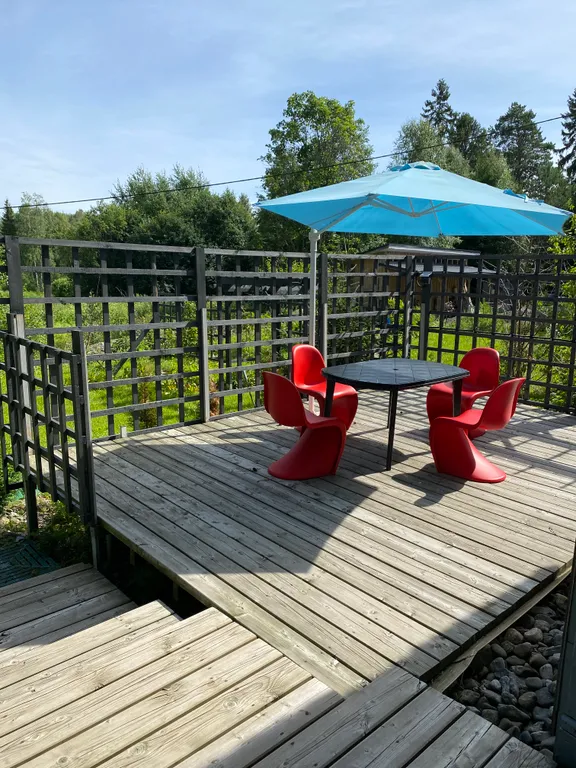 Дом на берегу озера