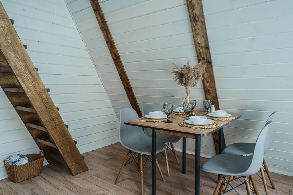 Коттедж Треугольный домик в лесу с горячей купелью — Соловеново