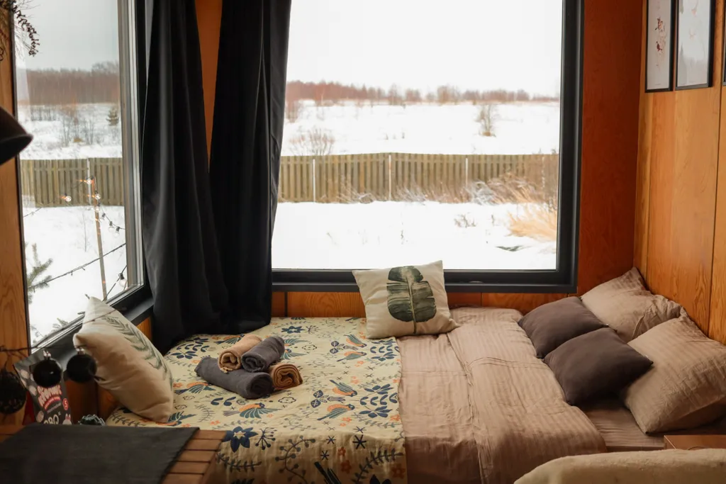 Эстетичный мини-домик с горячими ваннами и купелью