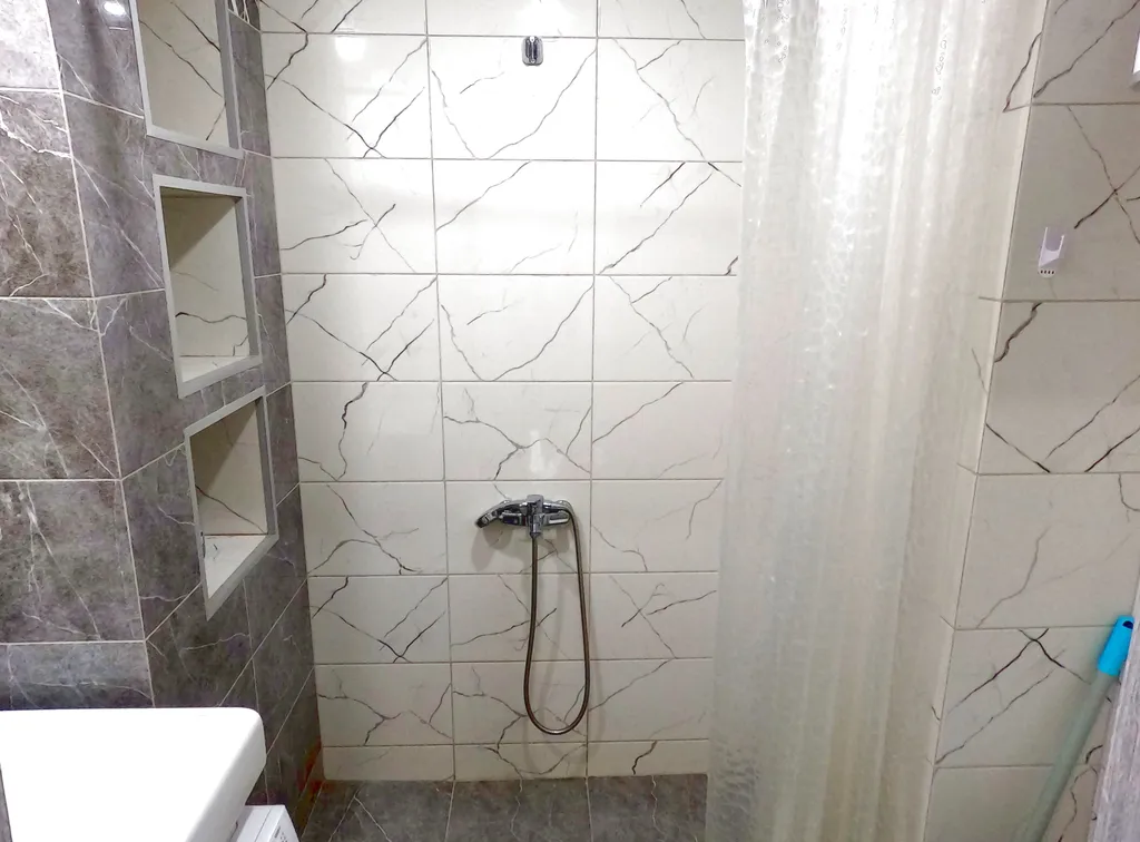 Уютная студия в новом доме с видовым балконом