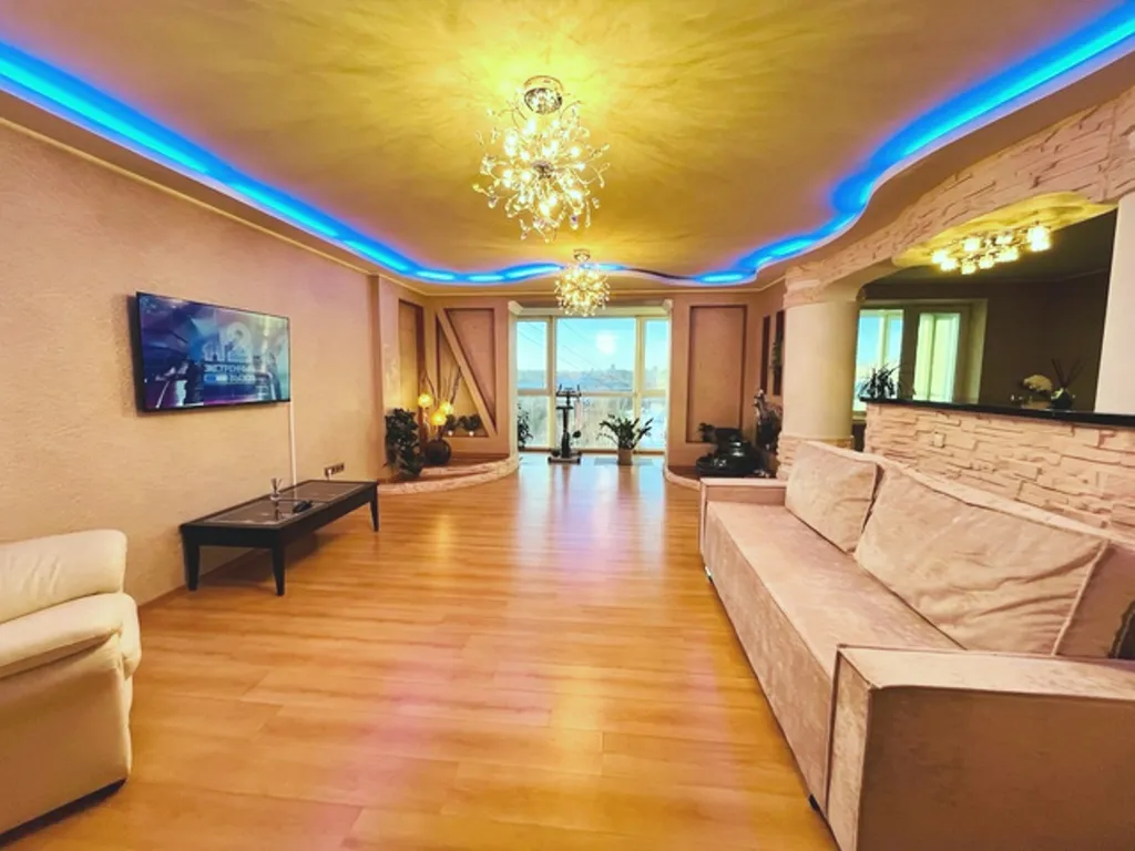 Шикарная трёшка около ТРК Алмаз