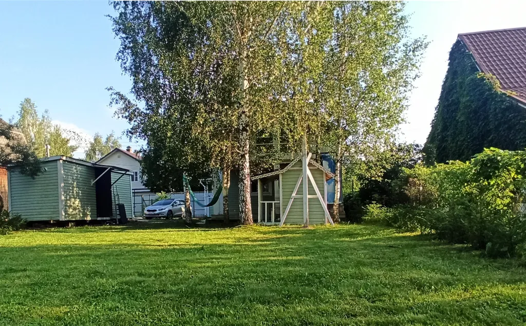 Коттедж Дом с батутом и видом на сад — Беседы