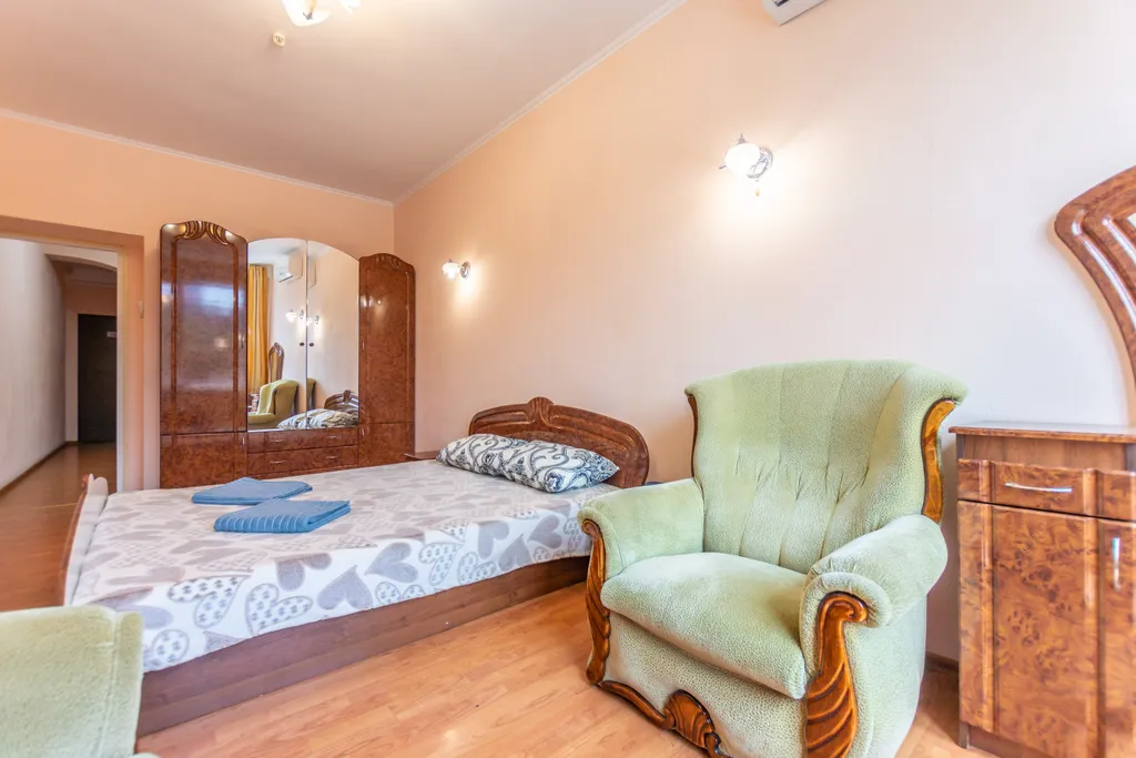 2х комнатные апартаменты в 200 метрах от моря в центое Алушты