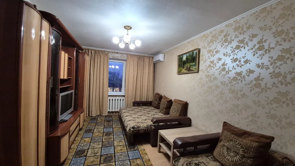 3-комнатная квартира в центре Ворошиловского района, в Золотом квадрате