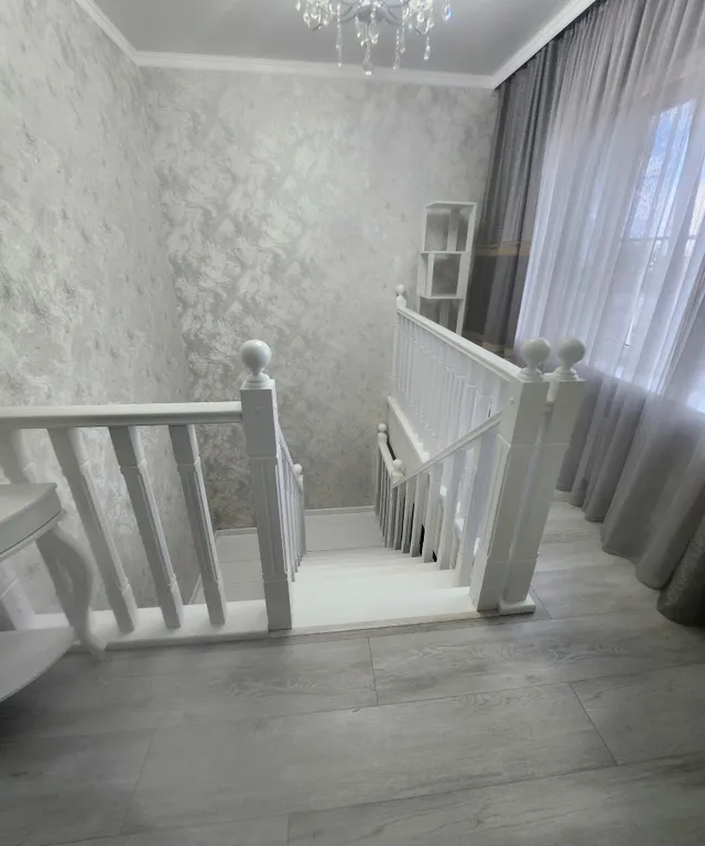 Большой дом с видом на гору