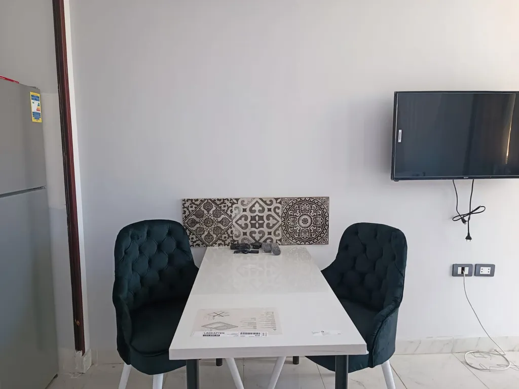 Квартира-студия с собственной террасой в 500м от моря