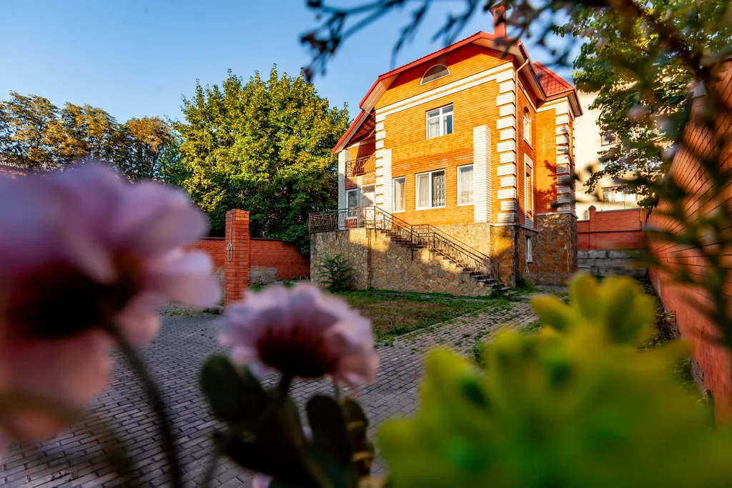 Уютный дом в центре города