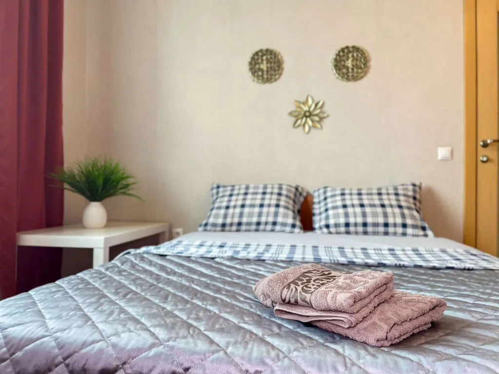 Квaртиpa с хоpoшим peмoнтoм c тpемя изолировaнными комнатaми