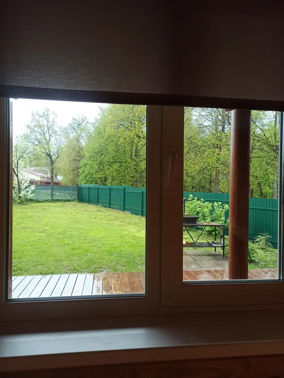 Уютный бревенчатый дом Life veranda на берегу пруда с баней на дровах