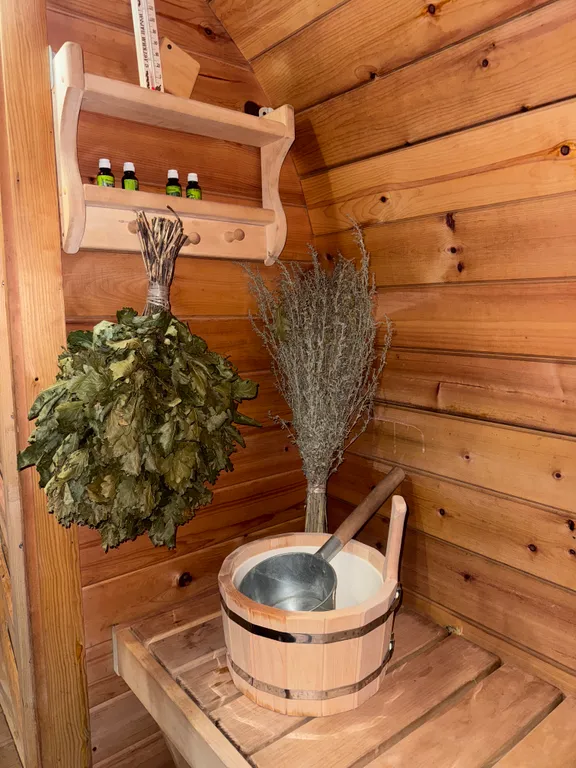 Дом с теплым бассейном и баней