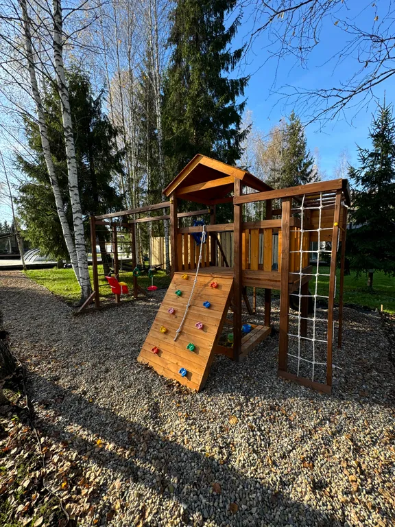 Коттедж Дом с верандой в лесу (3 спальни) — Дубна