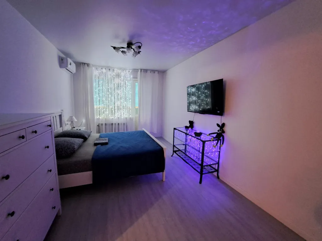 Улучшенная квартира с 1 спальней — аренда посуточно в Новосибирск