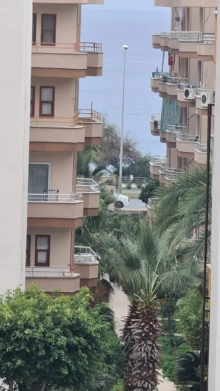 Квартира в комплексе с бассейном