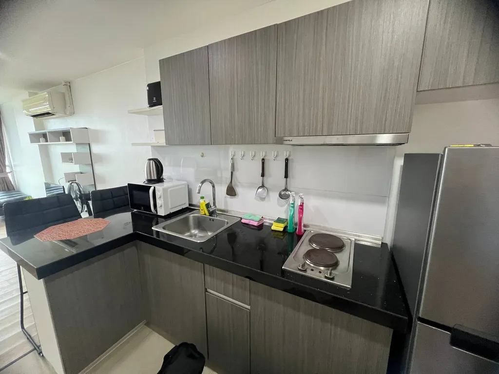 Студия после ремонта с потрясающим видом в центре Каты