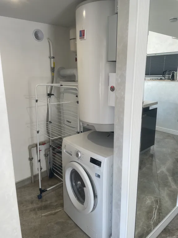 Уютный современный и стильный дом инфракрасной сауной и джакузи