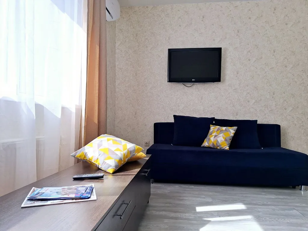 Квартира напротив Меги