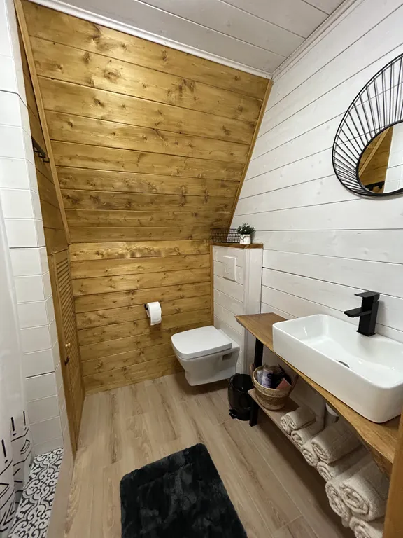 Стильный Афрейм-дом у леса