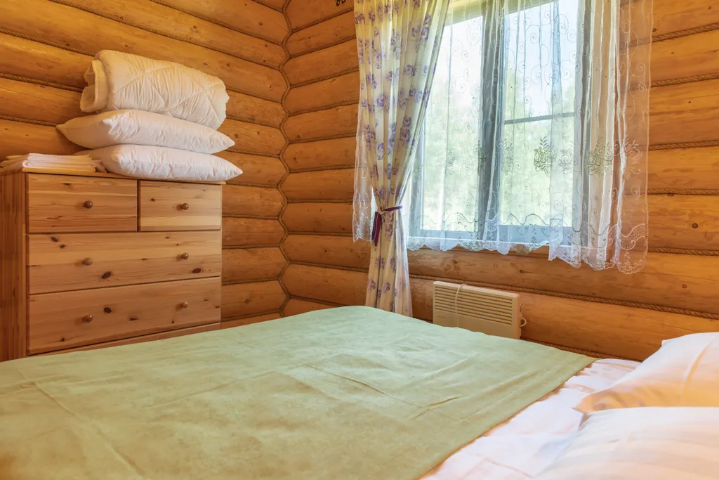 Дом рядом с озером