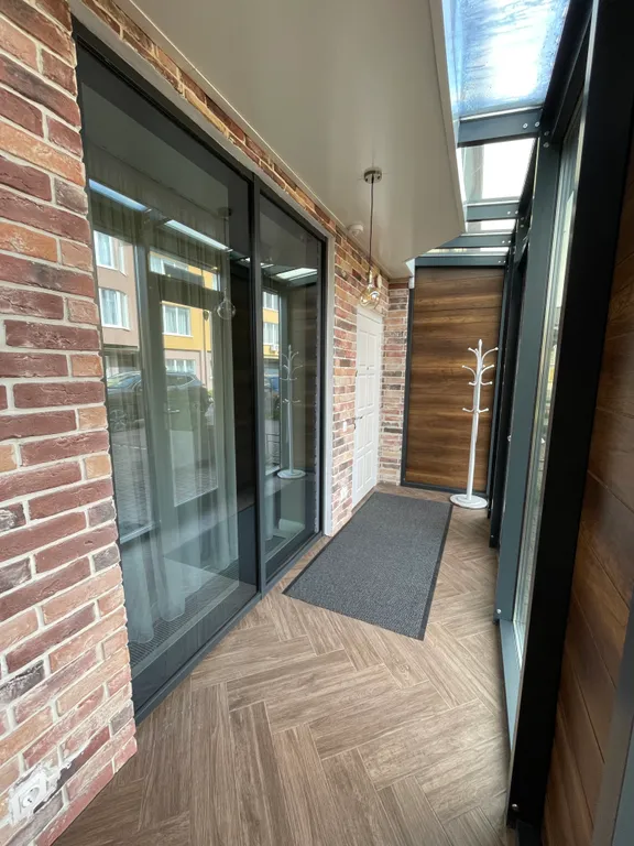 Семейный таунхаус в тихом месте западного побережья