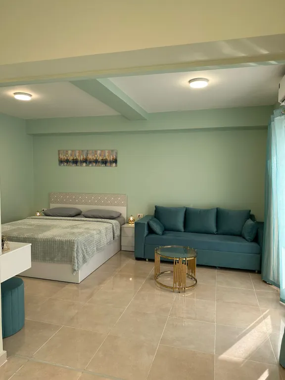 Апартаменты с личным пляжем и бассейном