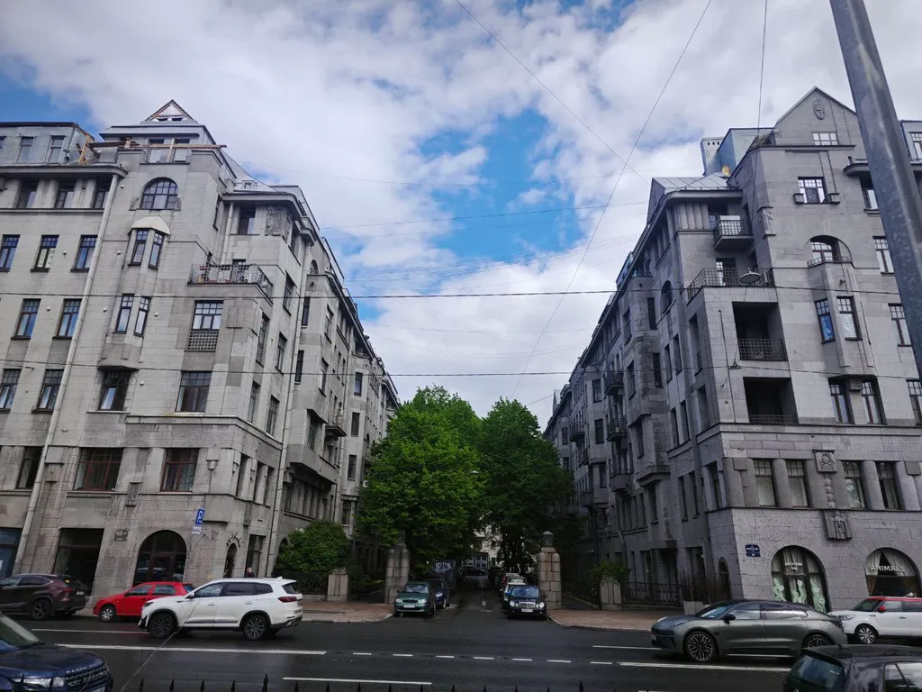Стильный лофт в центре для компании