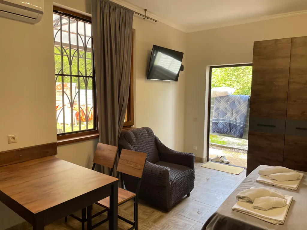 Апартаменты с отдельным входом и своей придомовой территорией