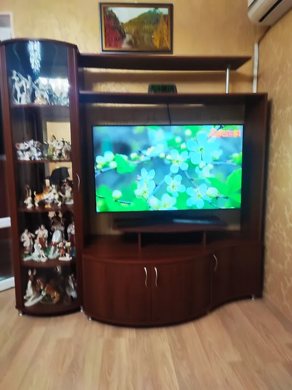 С панорамным видом на море, город, горы