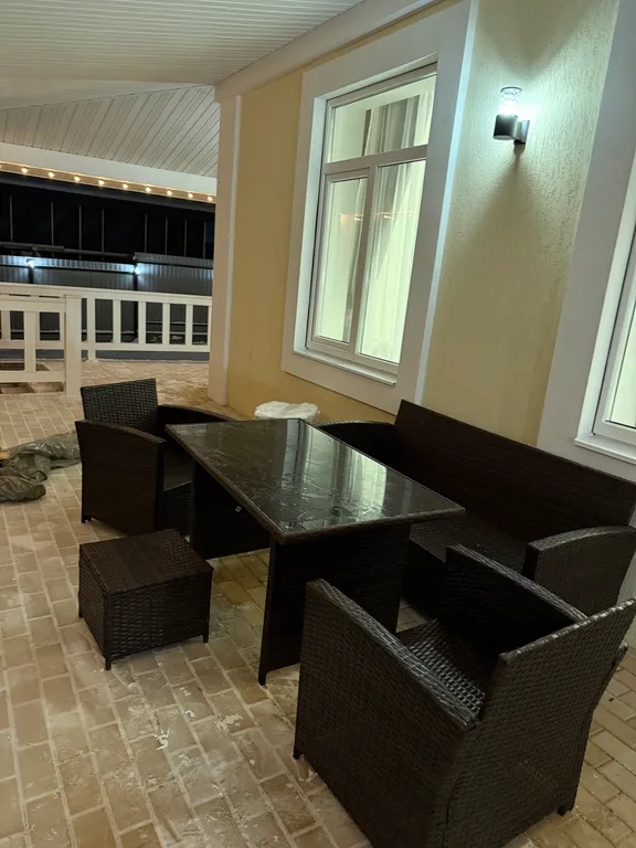 Уютный дом у леса