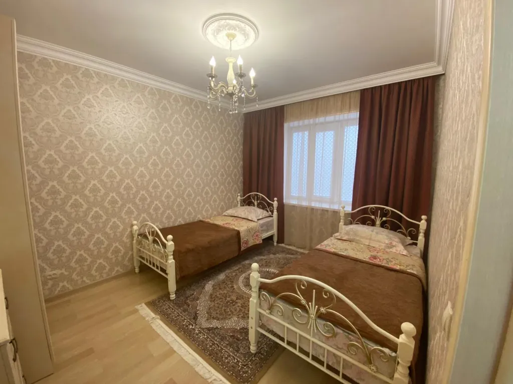 Квартира на площади