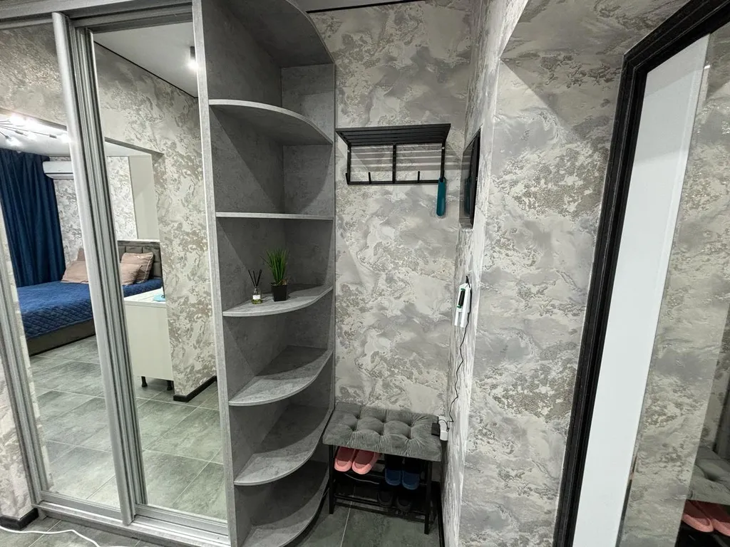 Стильная студия с красивым видом на город