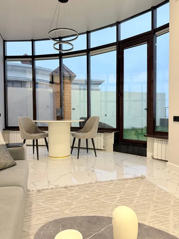 Квартира Квартира Современный пентхаус с панорамными окнами и террасой мечты — Махачкала