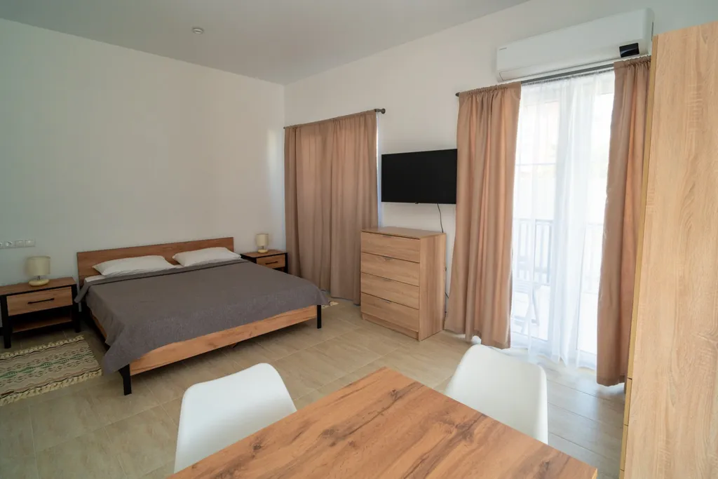 Квартира 1-комнатная Квартира — Кучугуры